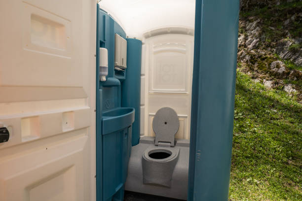 Portable Toilet Options We Offer in Alton, IL